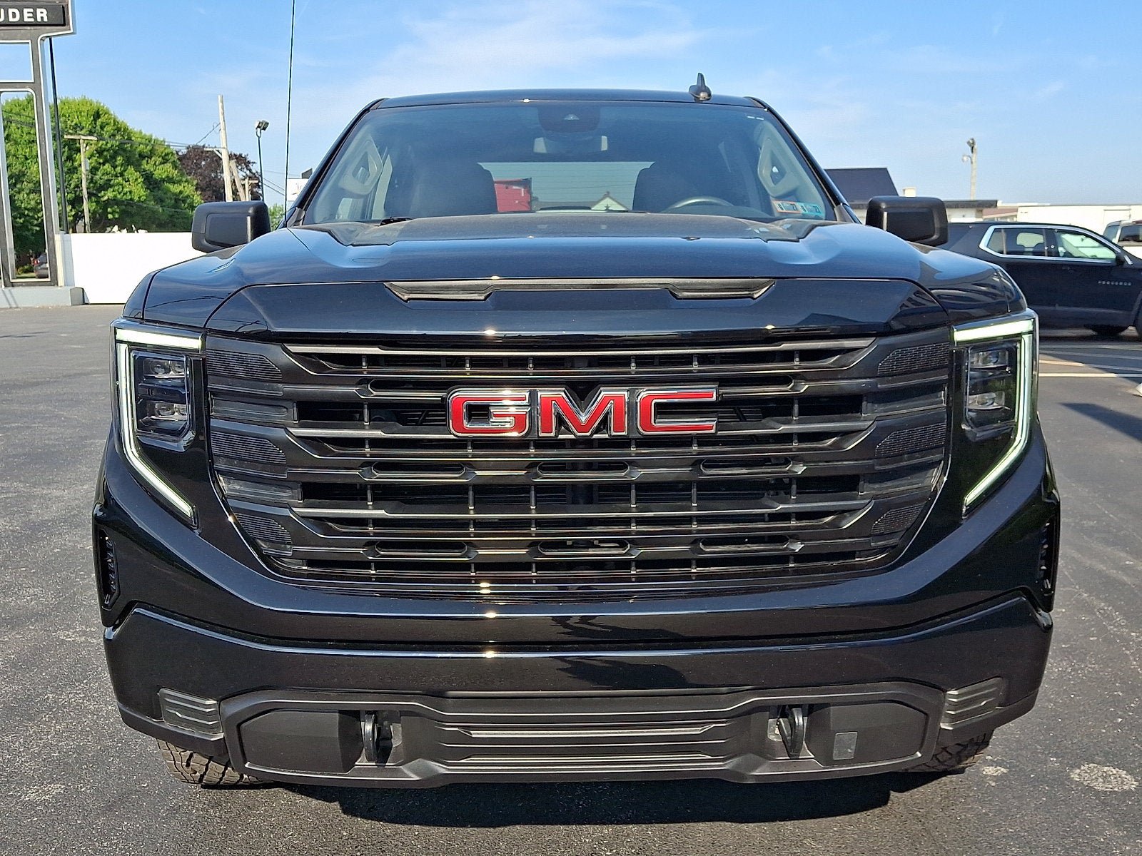 Used 2024 GMC Sierra 1500 Pro w/ Graphite Edition AWD/4WD image 2