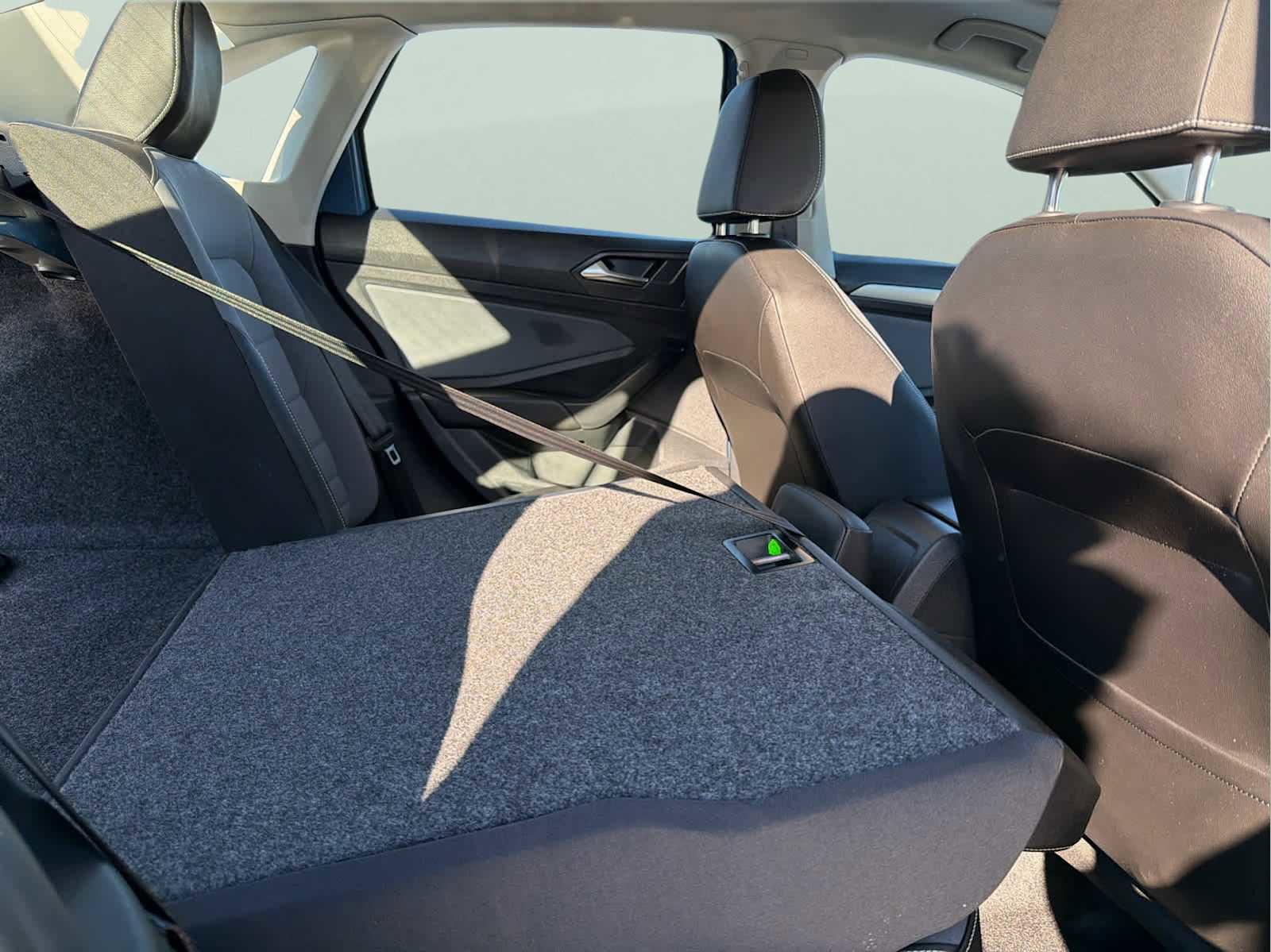 Certified 2025 Volkswagen Jetta SE image 43