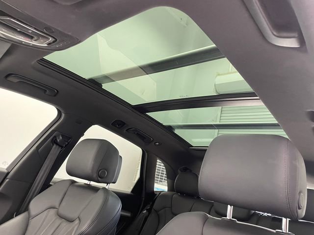 Used 2020 Audi Q5 2.0T Premium w/ Titanium Sport Package image 5