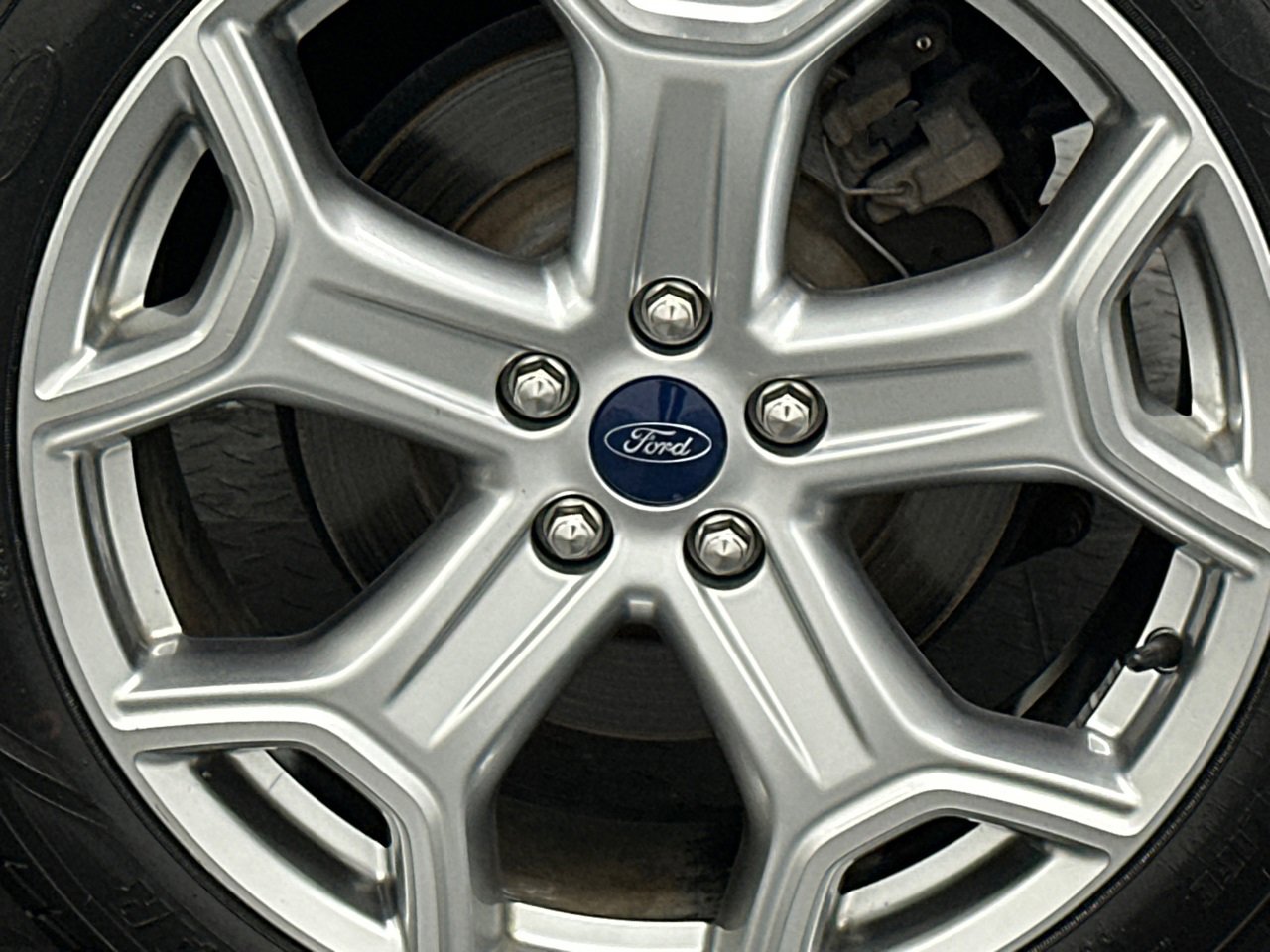 Used 2019 Ford Escape Titanium image 5