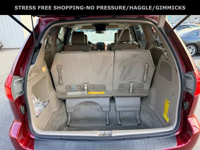 Used 2010 Toyota Sienna XLE image 30