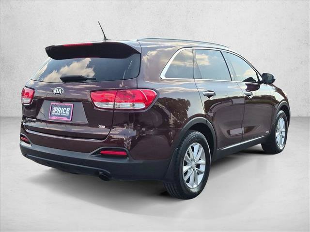 Used 2017 Kia Sorento AWD image 3