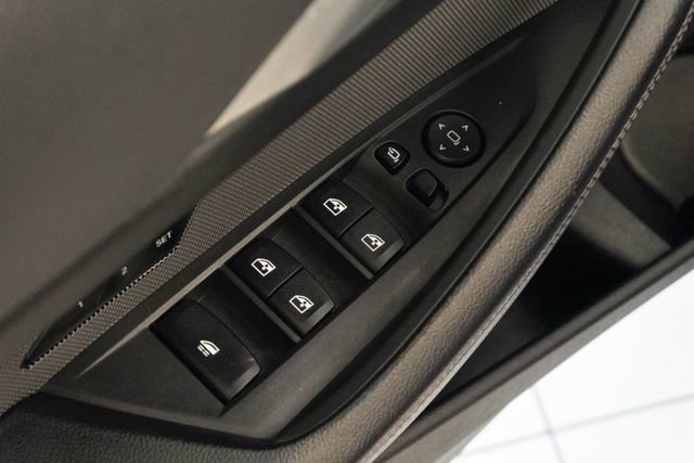 Used 2022 BMW M440i Convertible image 13