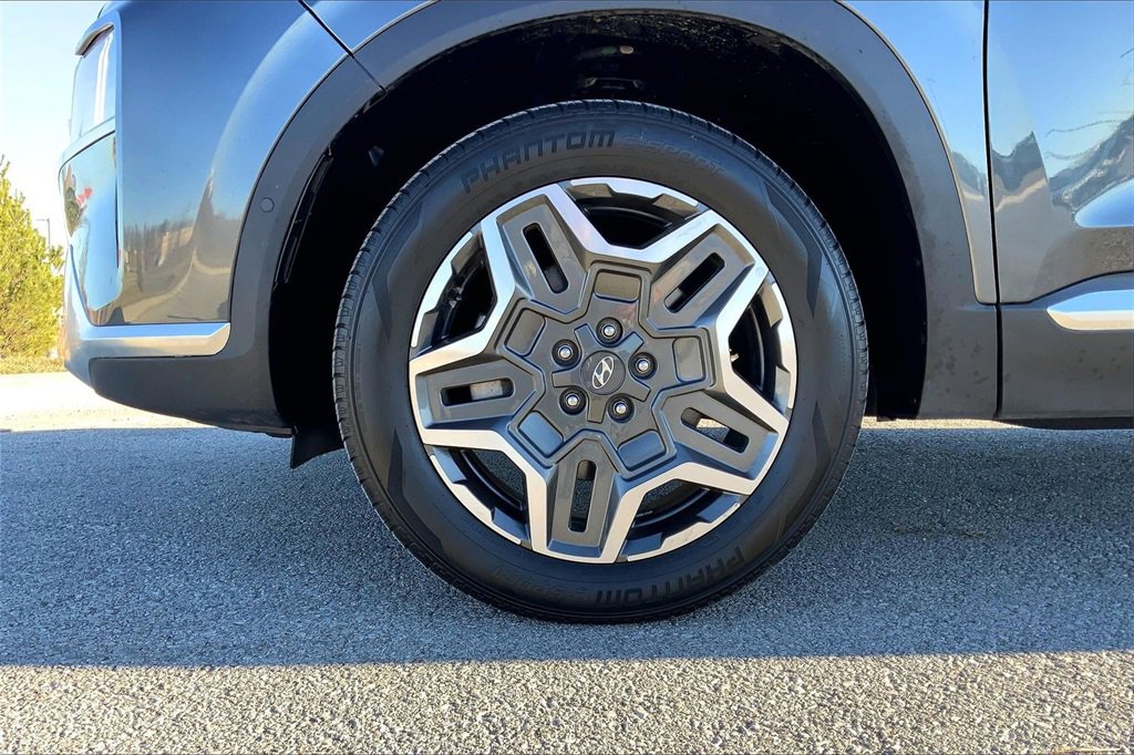 Used 2023 Hyundai Santa Fe Limited image 25