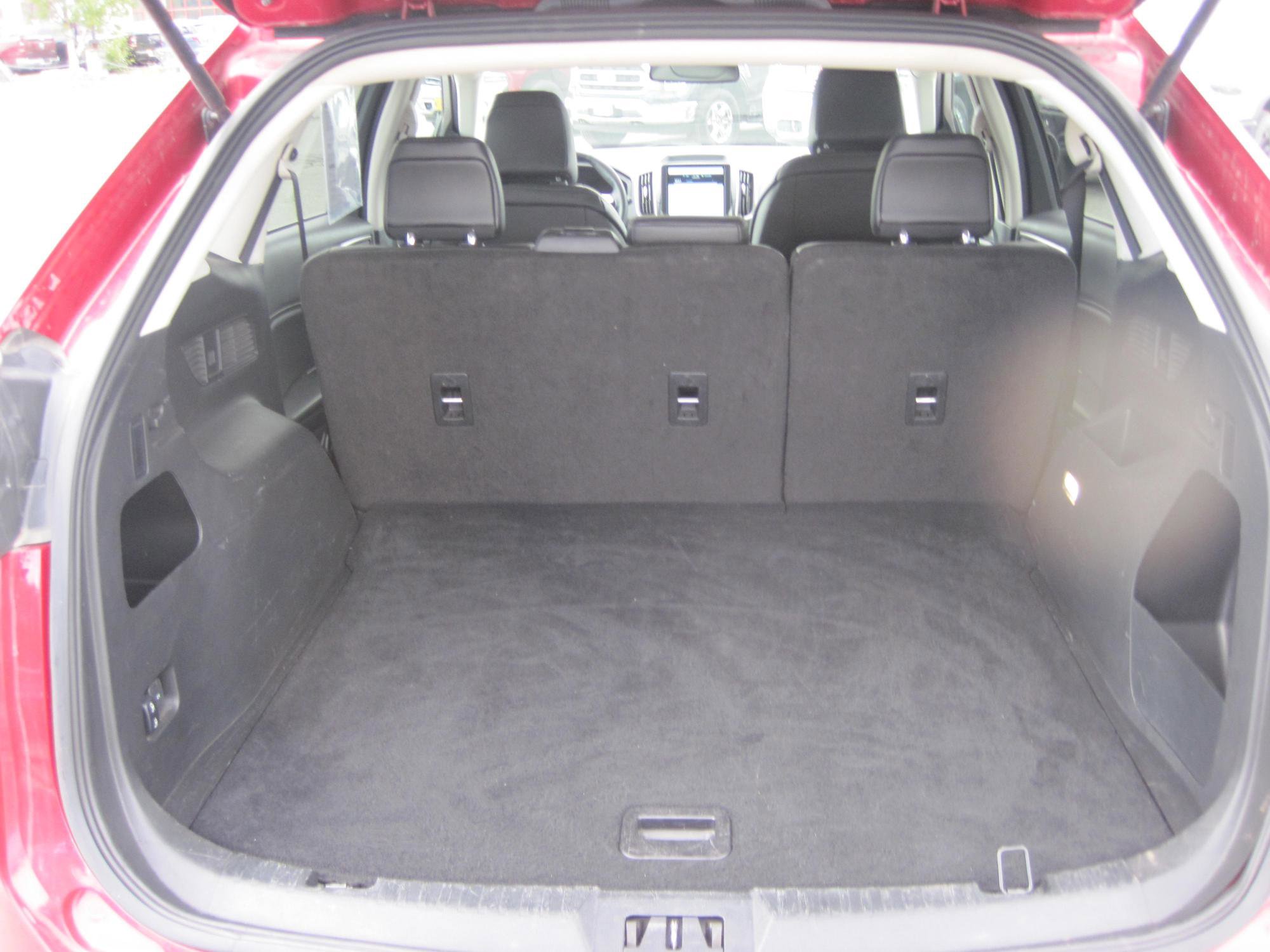 Used 2024 Ford Edge SEL image 6