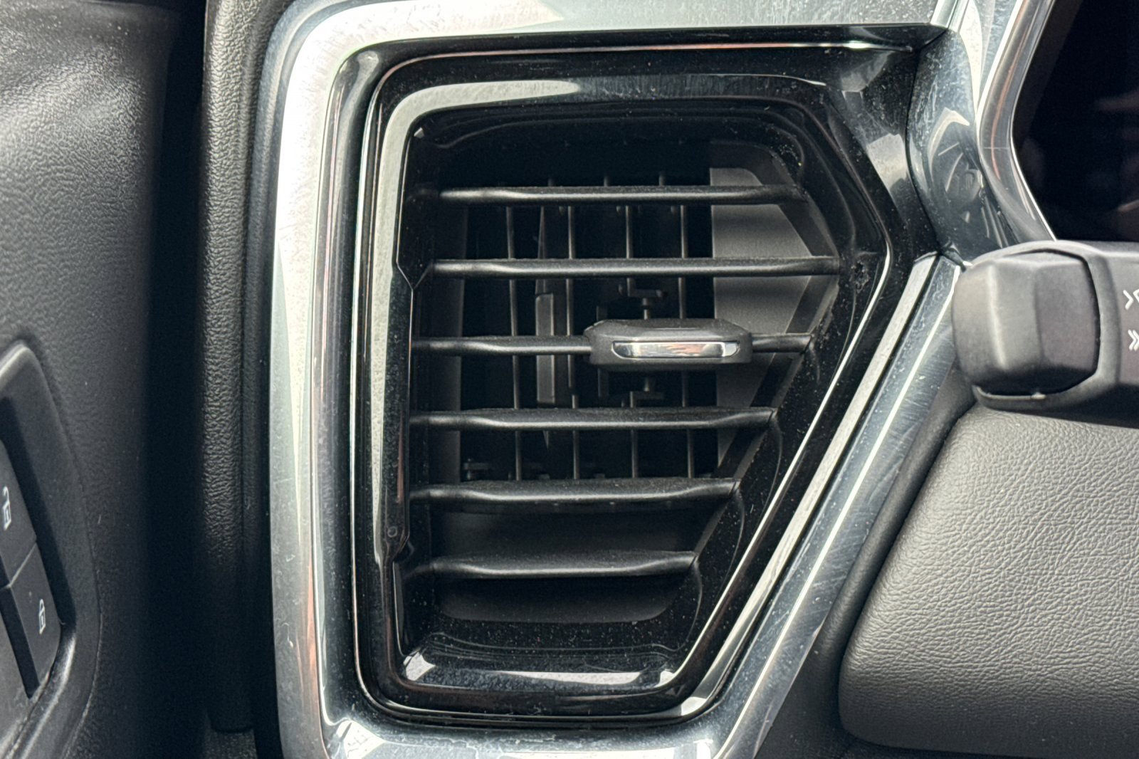 Used 2024 GMC Canyon Elevation w/ Trailering Package image 28