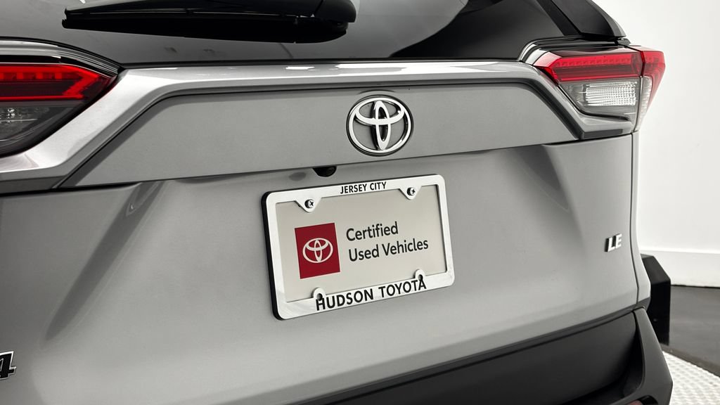 Used 2025 Toyota RAV4 LE FWD image 8