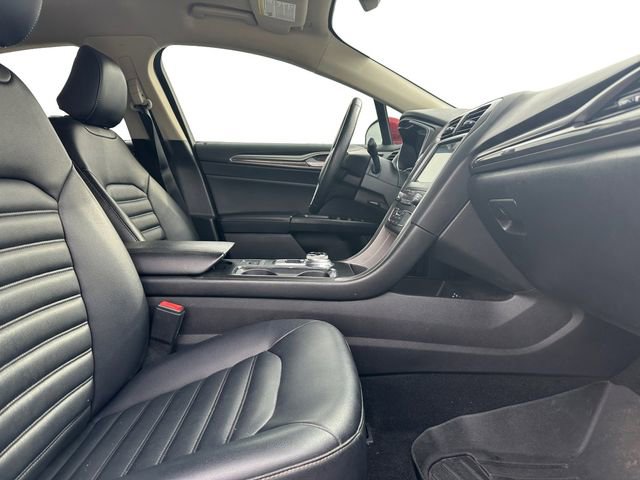 Used 2020 Ford Fusion SEL image 17