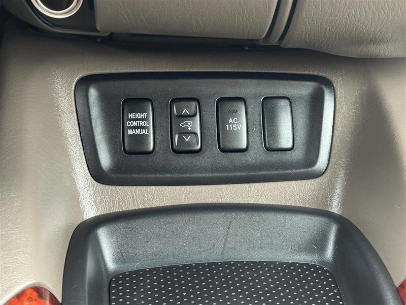 Used 2005 Toyota Sequoia Limited image 36