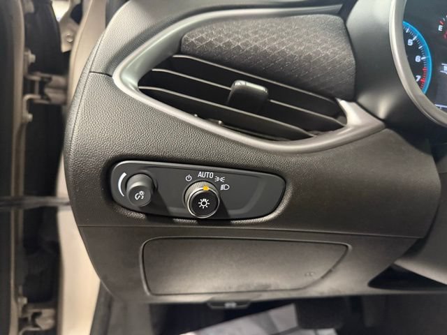Used 2025 Chevrolet Malibu LT FWD image 12