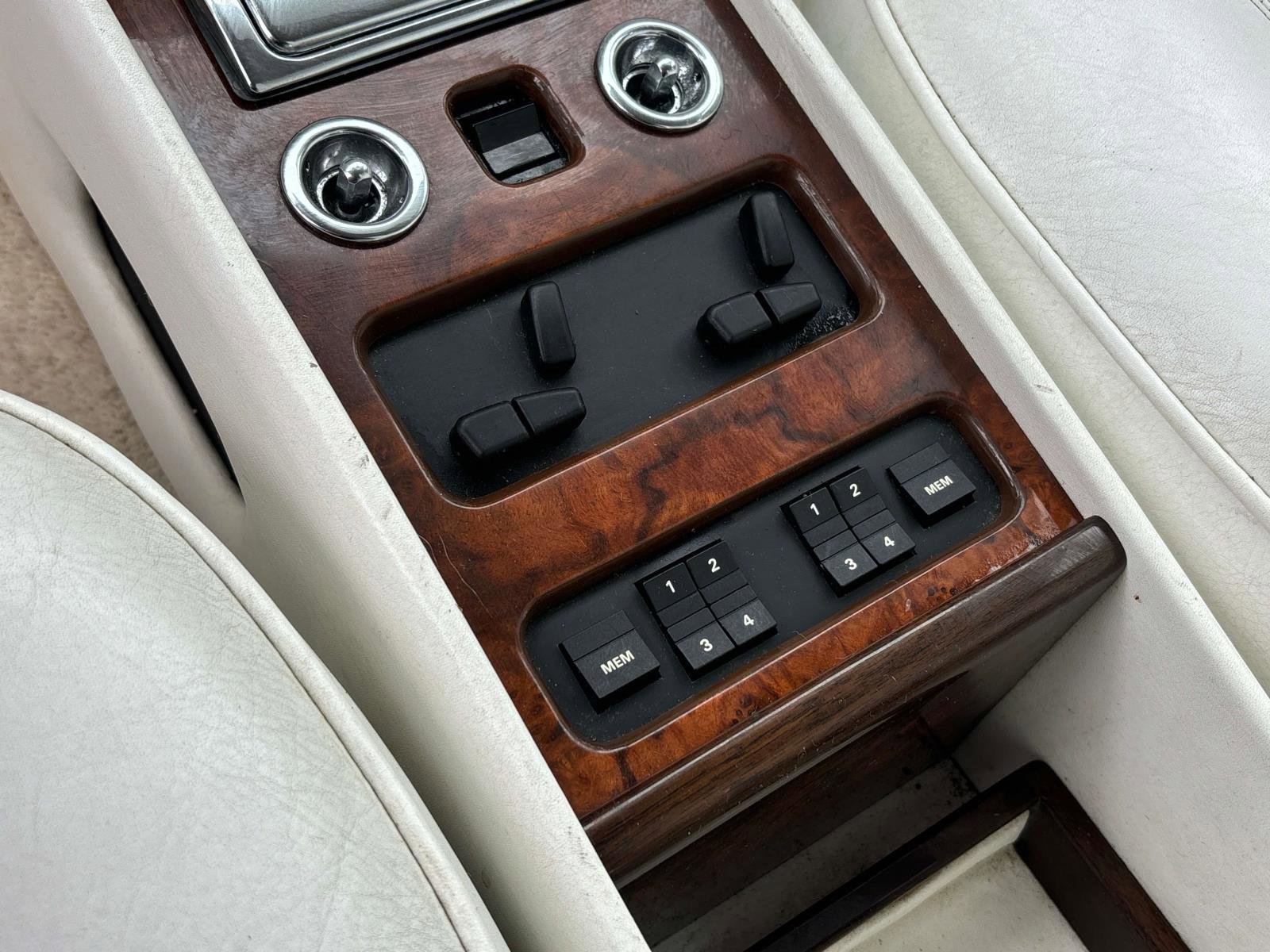 Used 1987 Rolls-Royce Silver Spur image 15