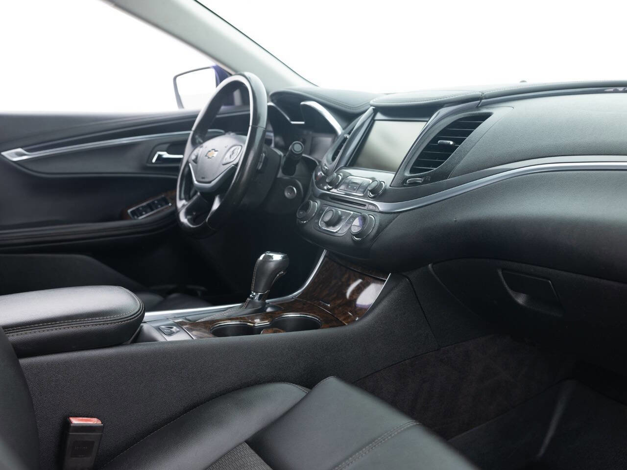 Used 2015 Chevrolet Impala LT w/ Convenience Package image 29