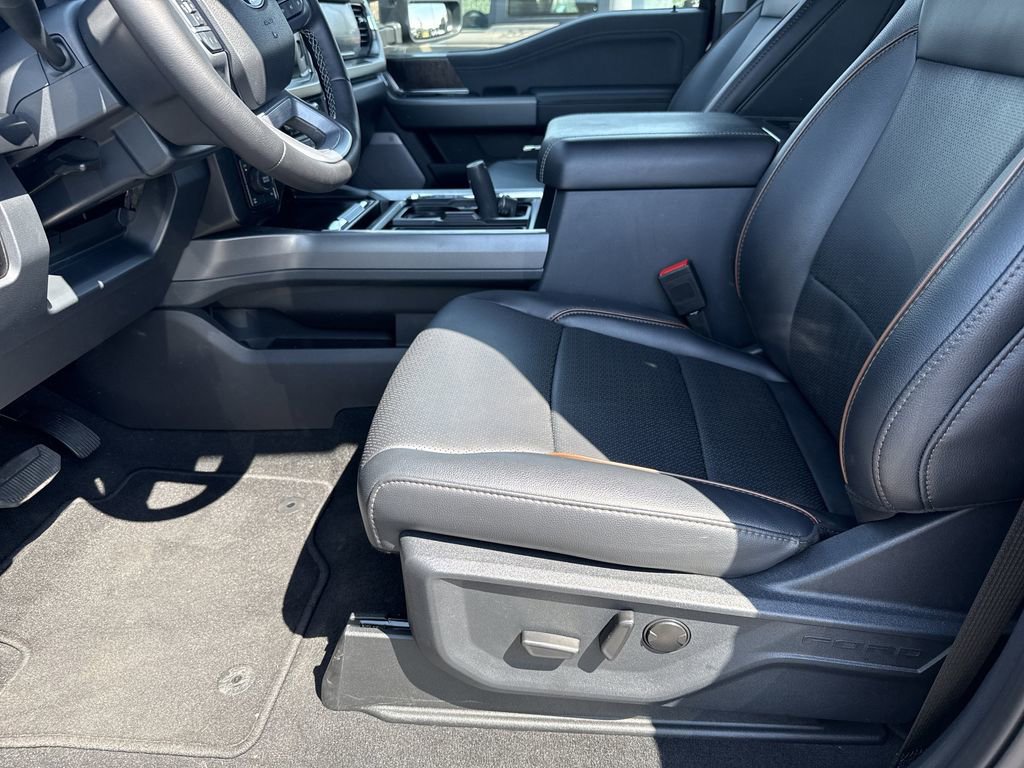 Used 2025 Ford F350 Lariat w/ Lariat Ultimate Package image 9