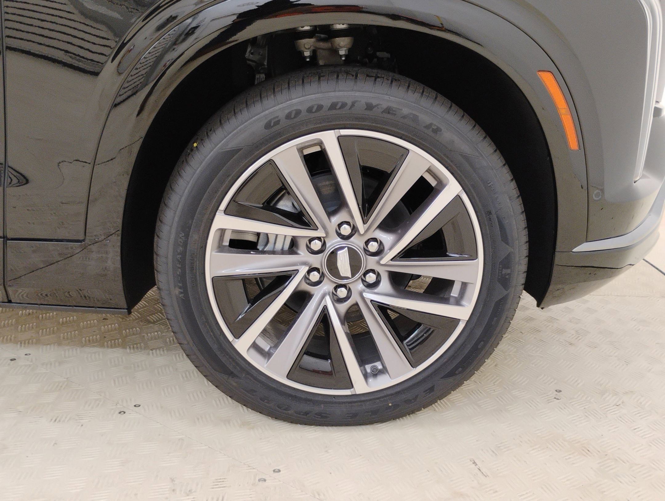 New 2026 Cadillac Vistiq Sport w/ LPO, Floor Liner Package image 24