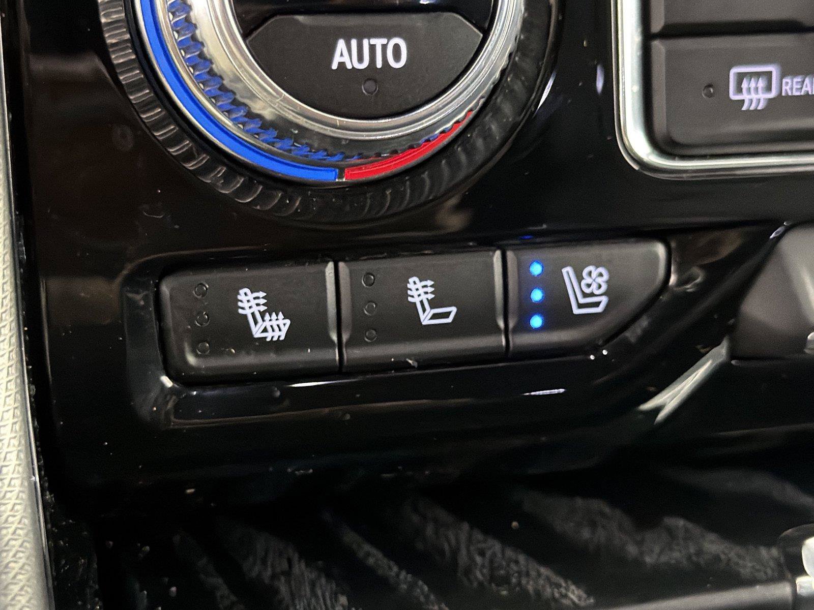 Certified 2023 GMC Yukon Denali AWD/4WD image 33
