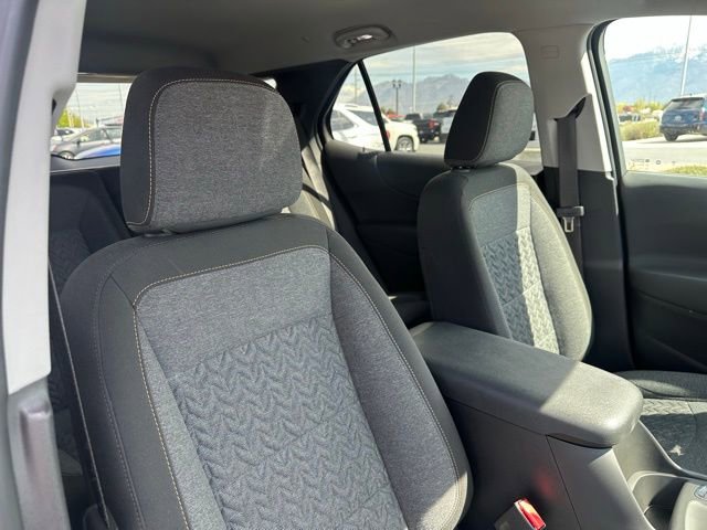 Used 2022 Chevrolet Equinox LT w/ LPO, Cargo Package AWD/4WD image 17