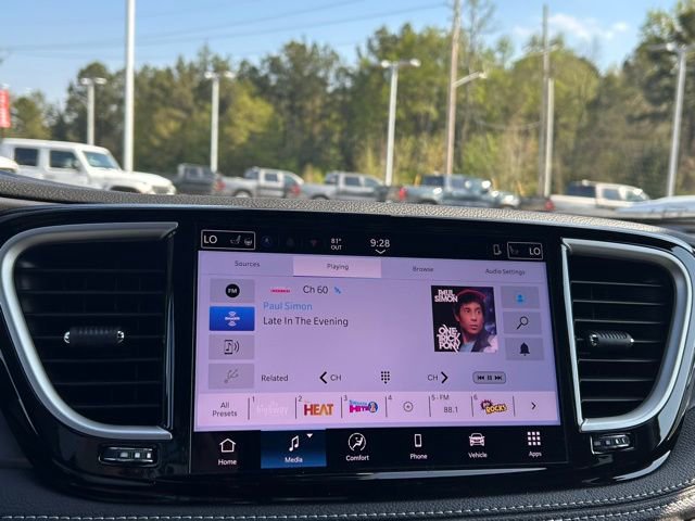 New 2026 Chrysler Pacifica Select FWD image 26