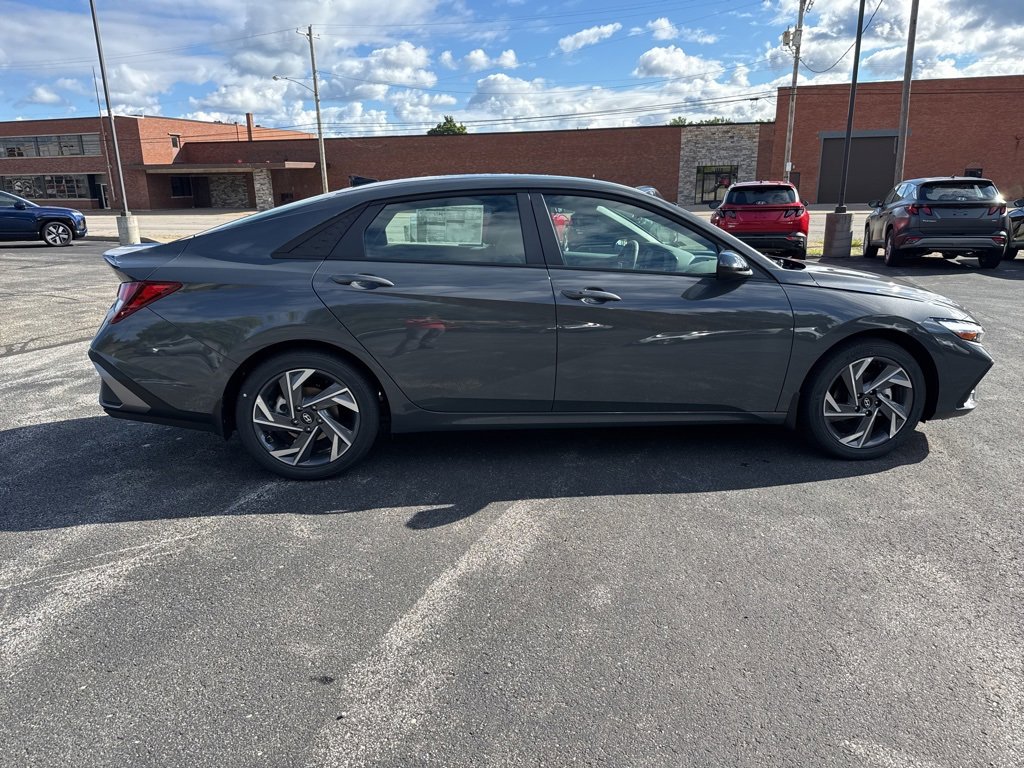 New 2025 Hyundai Elantra Sport image 8