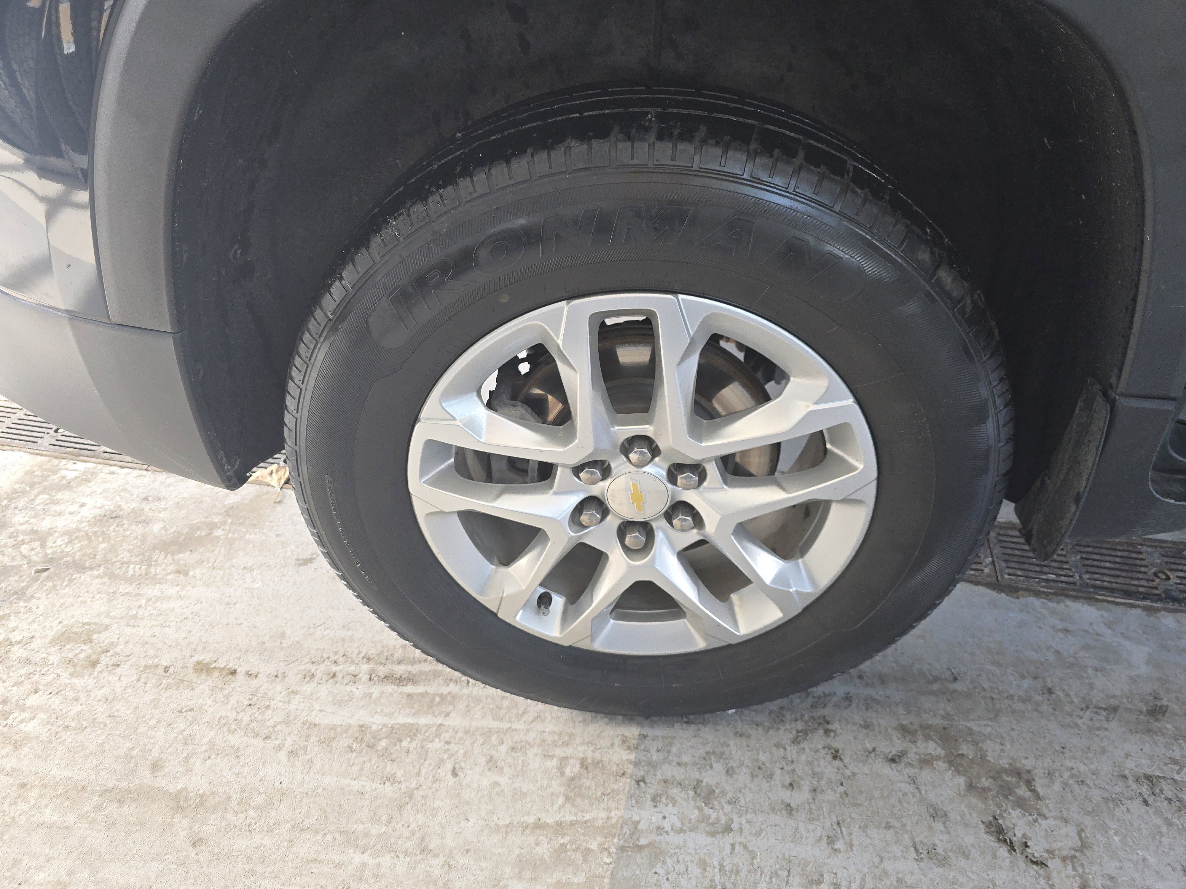 Used 2020 Chevrolet Traverse LT image 9