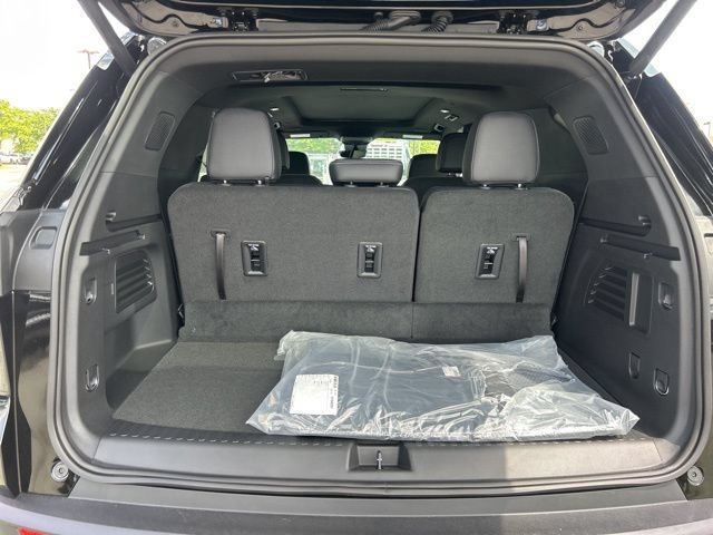 New 2026 Chevrolet Traverse LT w/ Sun and Wheel Package FWD image 31