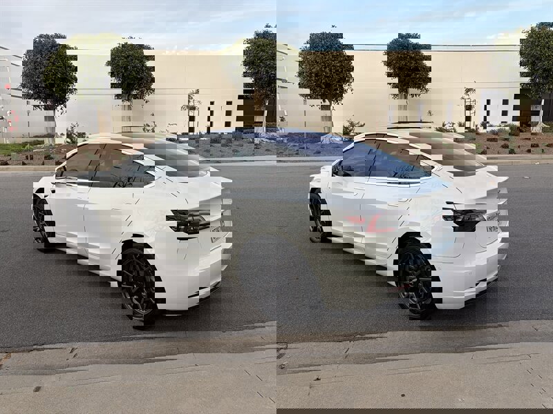 Used 2018 Tesla Model 3 Long Range image 10