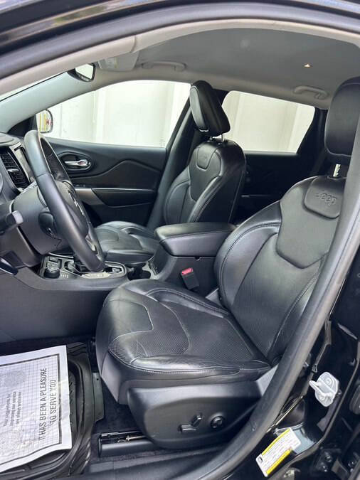 Used 2019 Jeep Cherokee Limited AWD/4WD image 34