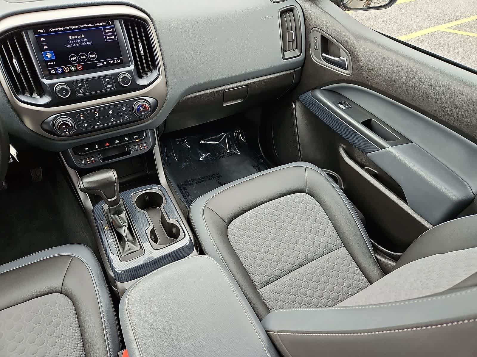 Used 2019 Chevrolet Colorado Z71 AWD/4WD image 12