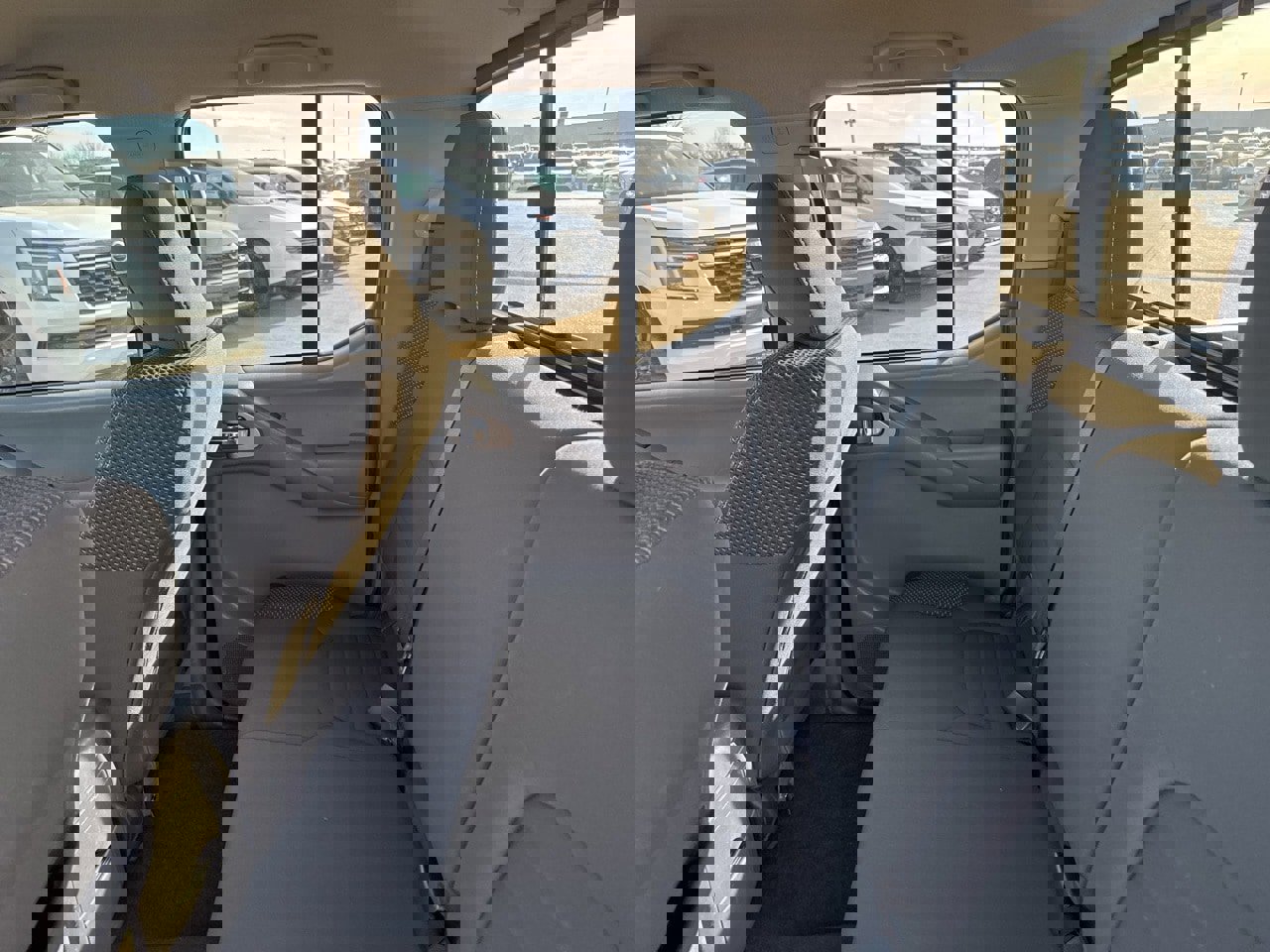 Used 2019 Nissan Frontier Desert Runner image 23