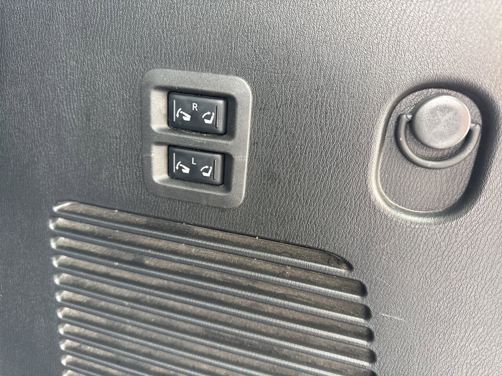 Used 2019 Nissan Armada Platinum w/ Captain's Chairs Package image 12