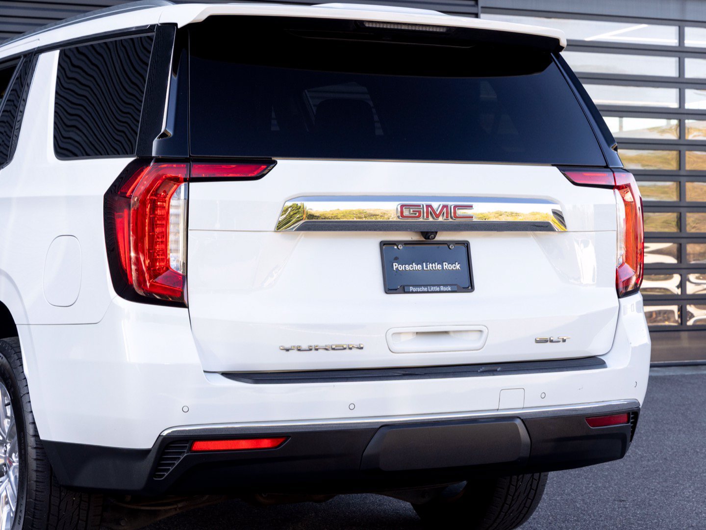 Used 2021 GMC Yukon SLT RWD image 12