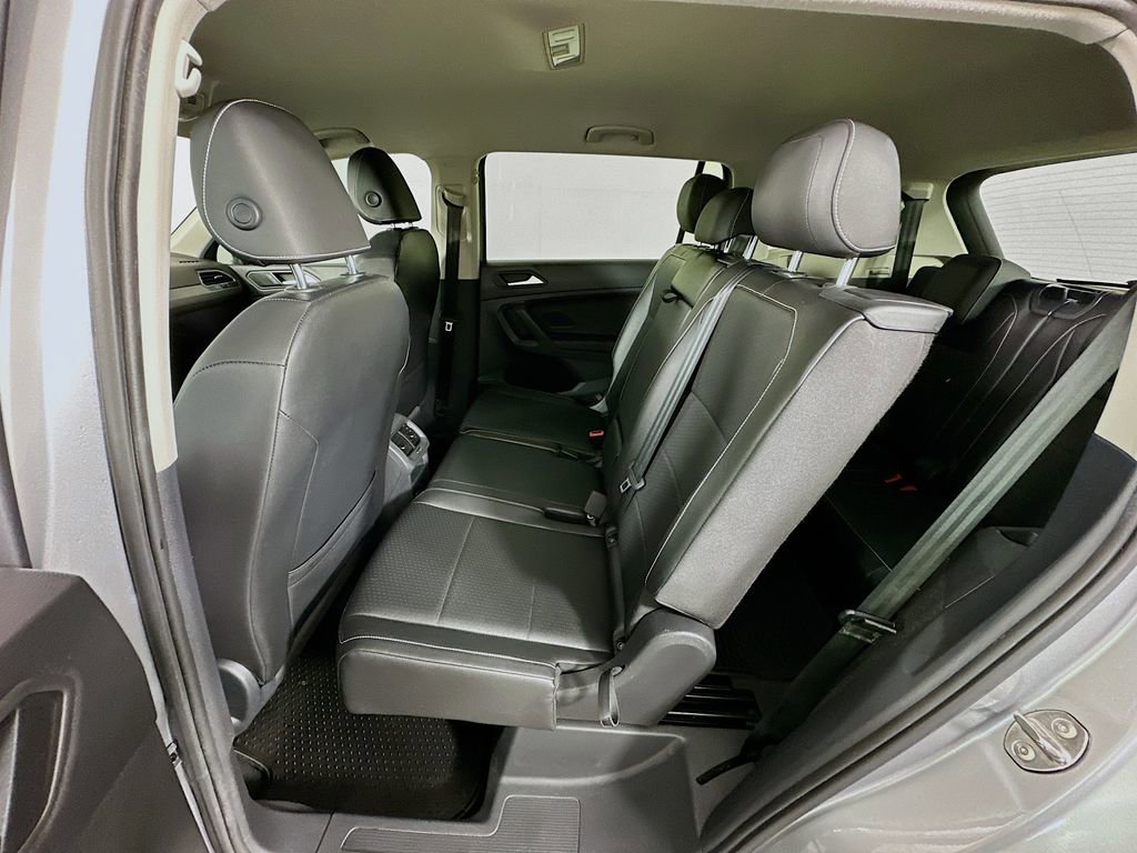 Used 2021 Volkswagen Tiguan SE FWD image 23