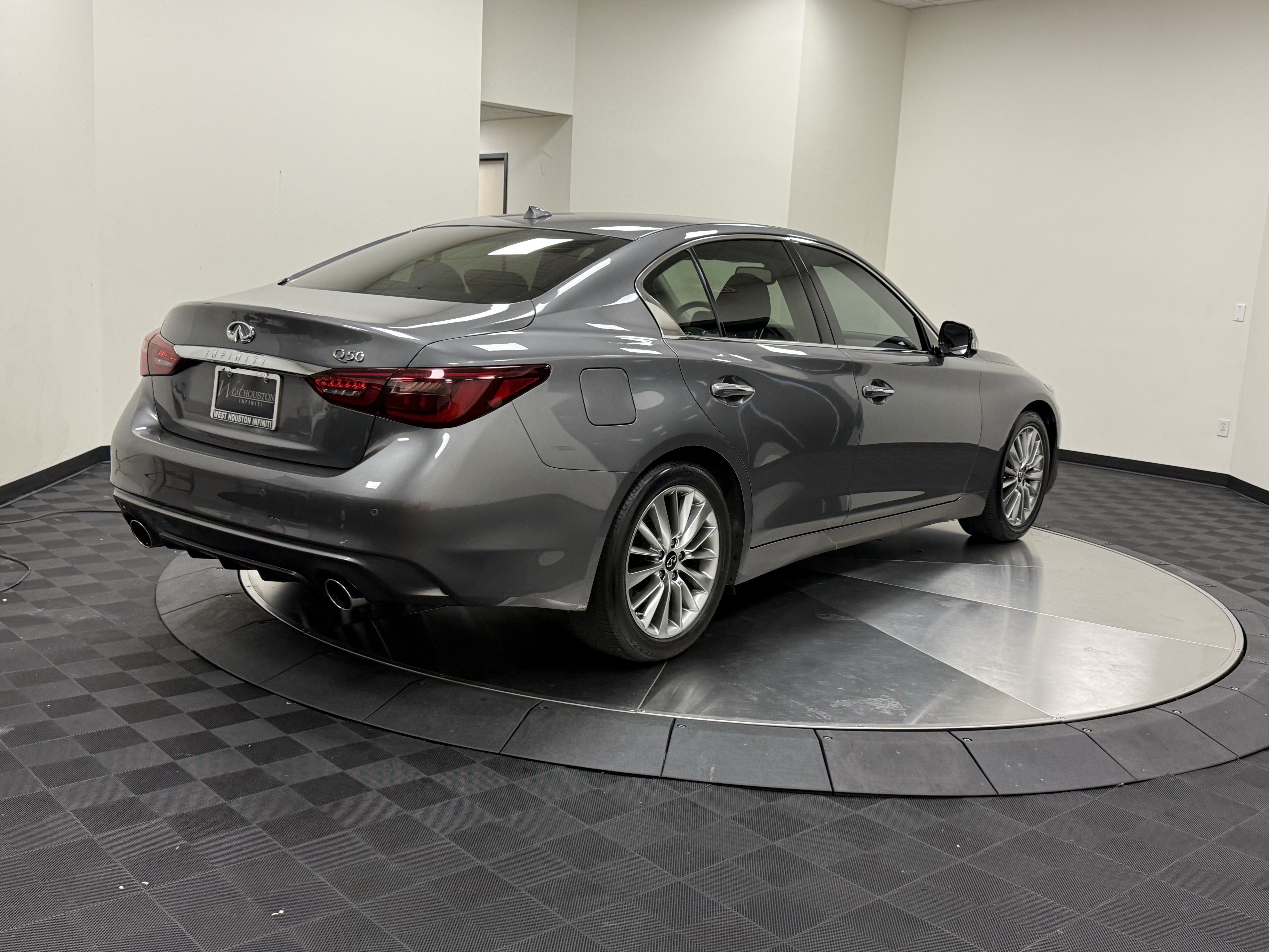 Used 2023 INFINITI Q50 Luxe w/ Cargo Package RWD image 7