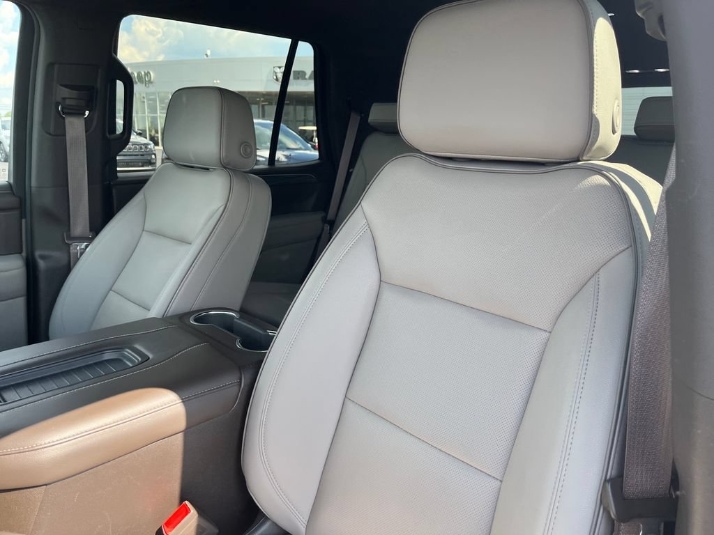 Used 2024 GMC Yukon SLT AWD/4WD image 12