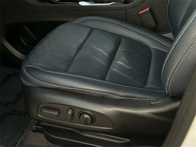 Used 2022 Chevrolet Bolt EUV LT w/ Convenience Package image 22