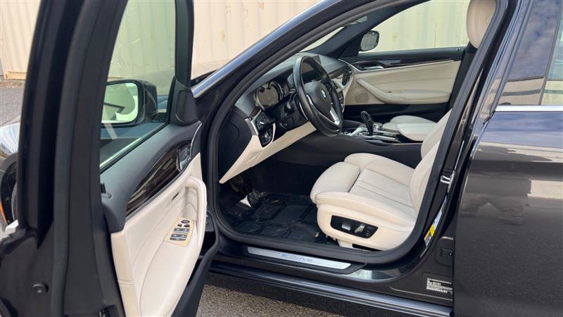 Used 2018 BMW 530e RWD image 34