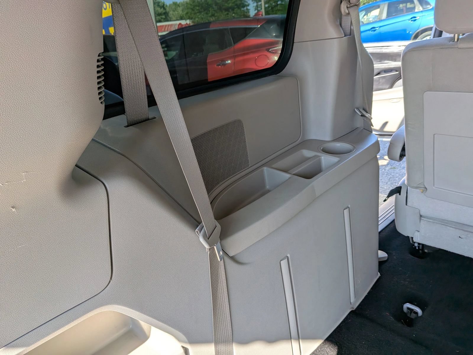 Used 2012 Dodge Grand Caravan SE FWD image 31