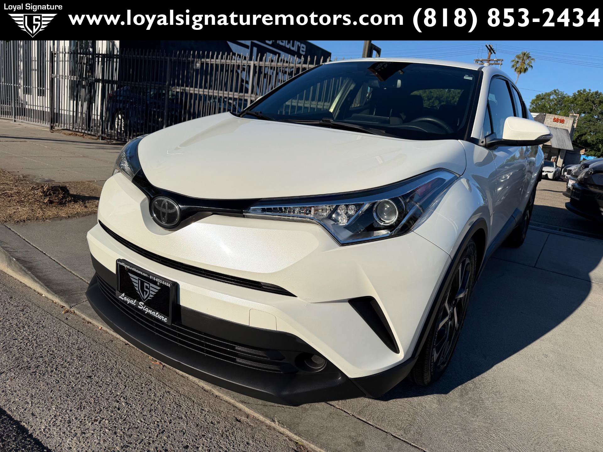 Used 2018 Toyota C-HR XLE FWD image 3