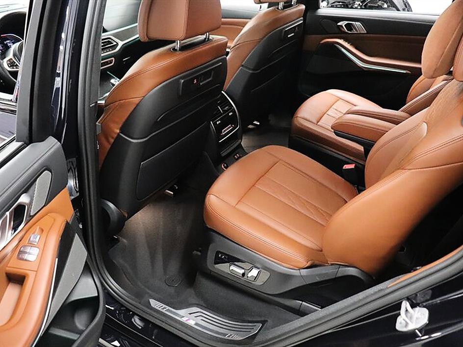 Used 2022 BMW X7 M50i AWD/4WD image 22
