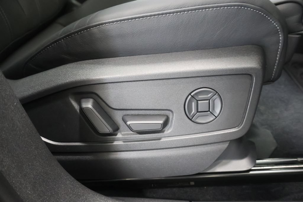 Certified 2025 Audi Q5 Premium Plus w/ Premium Plus AWD/4WD image 22