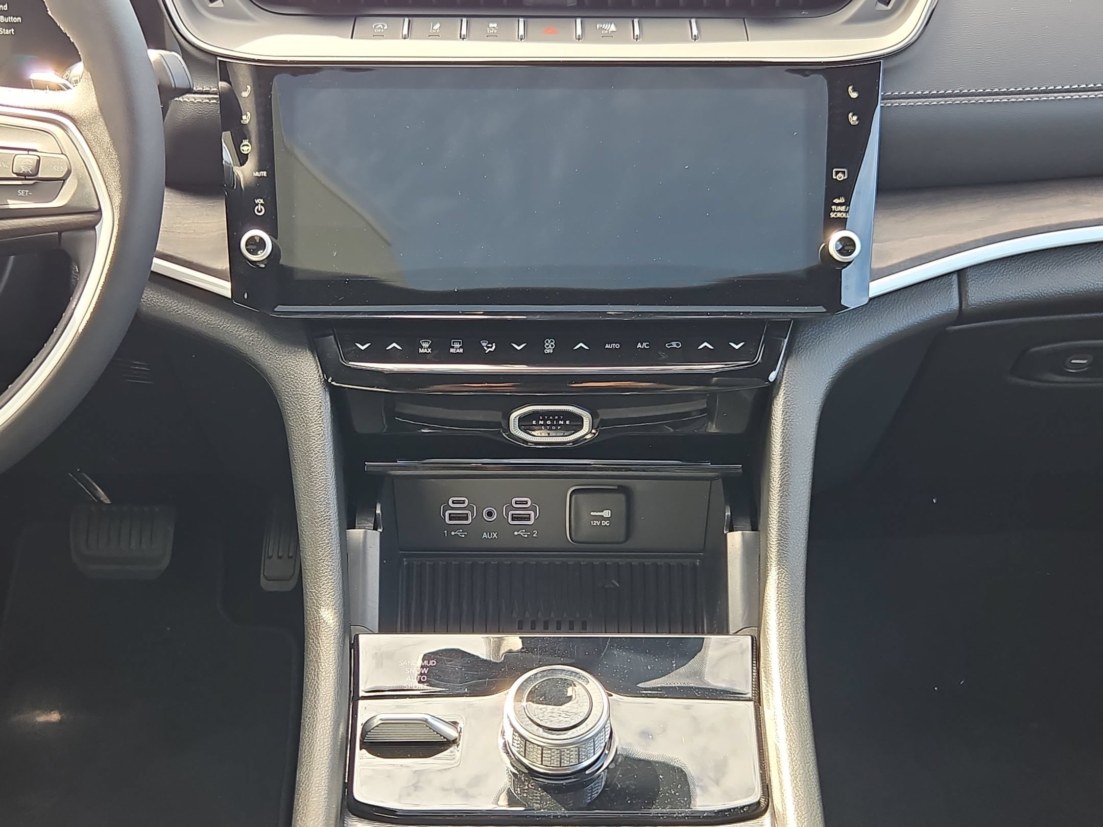 Used 2026 Jeep Grand Cherokee Limited AWD/4WD image 16