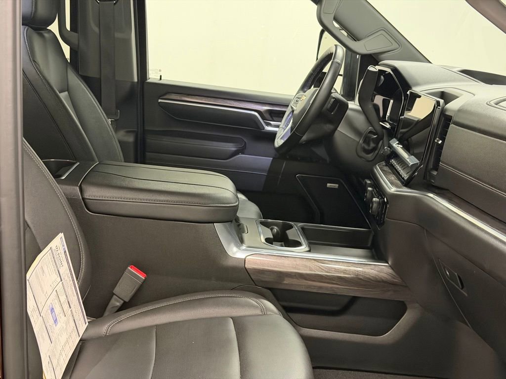 Certified 2024 Chevrolet Silverado 2500 LTZ w/ LTZ Premium Package image 28