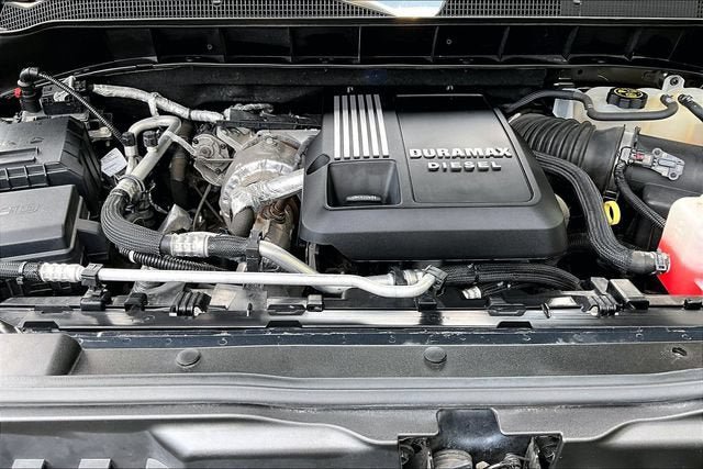 Used 2022 Chevrolet Silverado 1500 LT AWD/4WD image 9