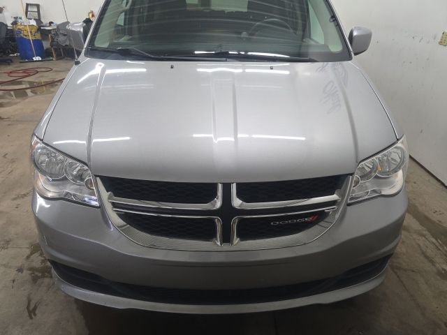 Used 2016 Dodge Grand Caravan SXT FWD image 15