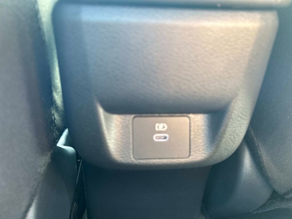 Used 2025 Nissan Versa SV w/ Trunk Package image 15