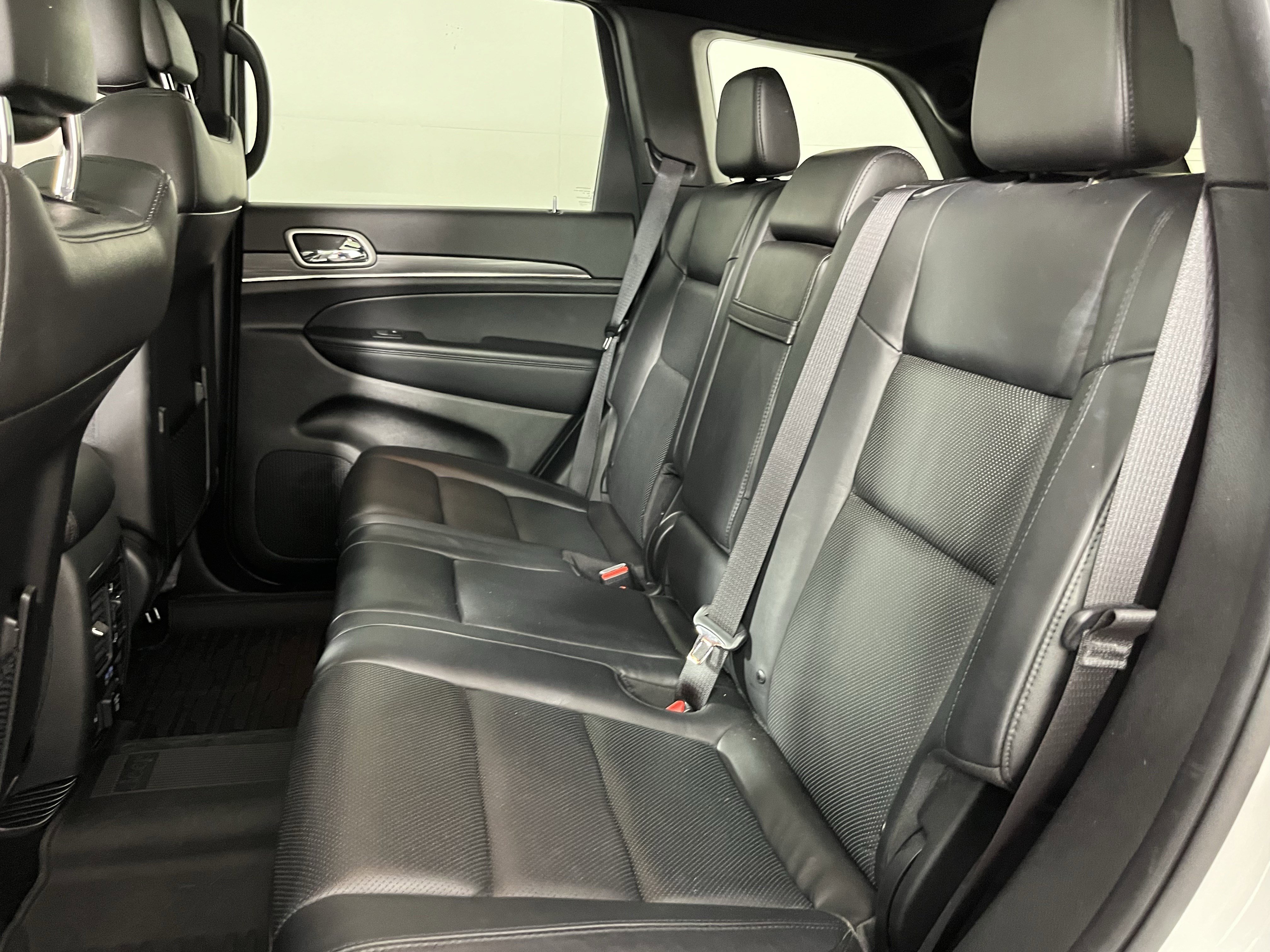 Used 2021 Jeep Grand Cherokee Limited w/ Luxury Group II AWD/4WD image 14