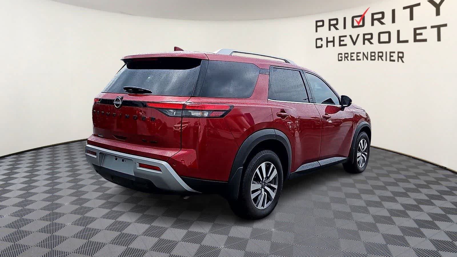 Used 2023 Nissan Pathfinder SL w/ Lighting Package (N92) AWD/4WD image 8