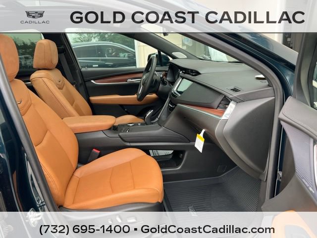 Used 2025 Cadillac XT5 Premium Luxury w/ LPO, Floor Liner Package AWD/4WD image 7
