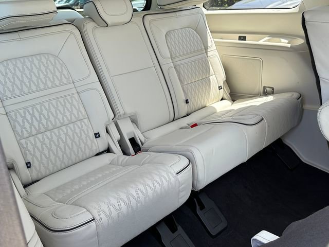 Used 2024 Lincoln Navigator Black Label image 12