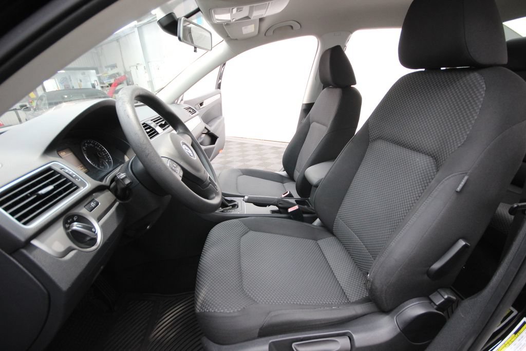 Used 2013 Volkswagen Passat 2.5 S FWD image 11
