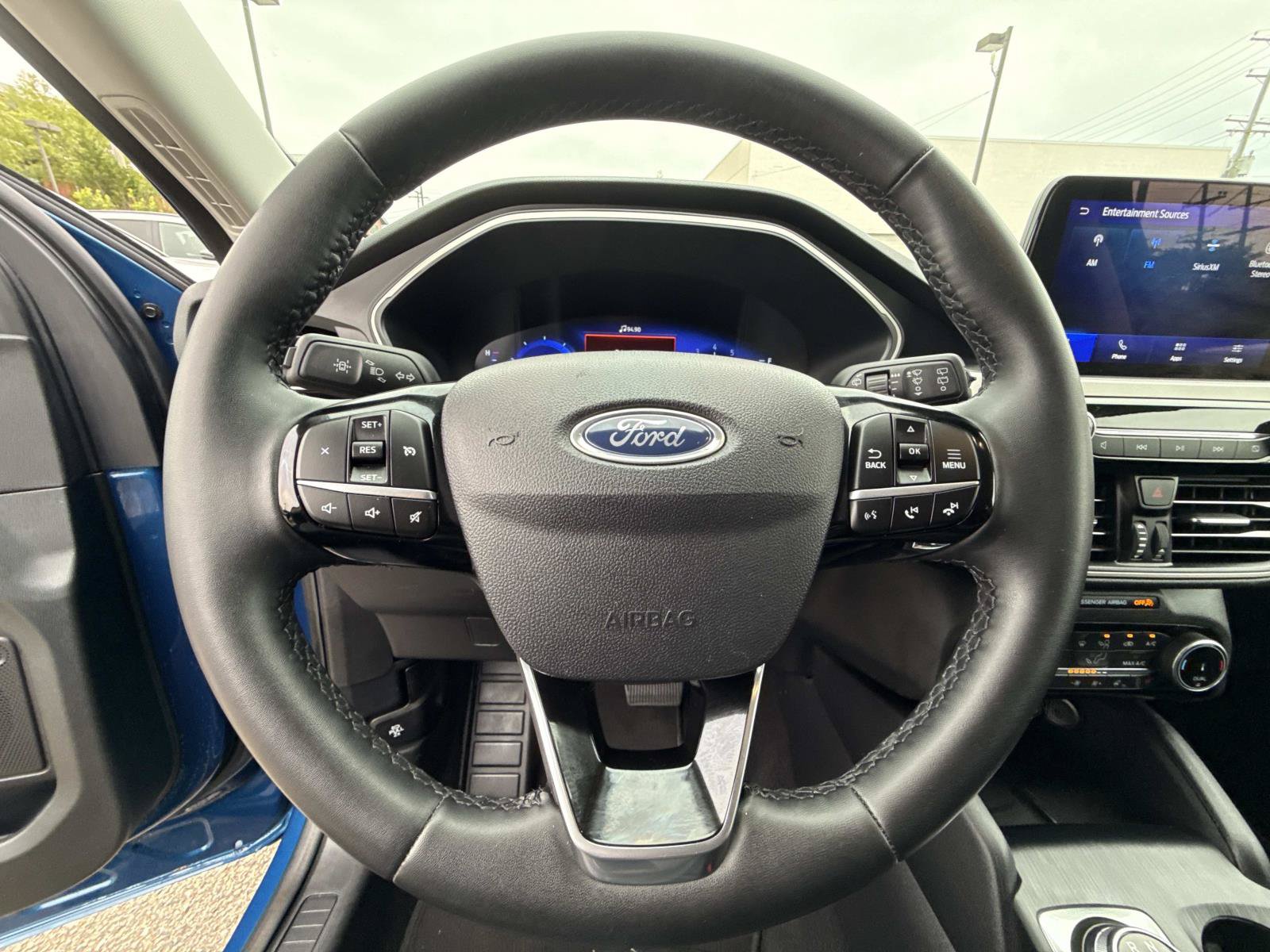 Used 2022 Ford Escape SEL w/ Technology Package AWD/4WD image 9